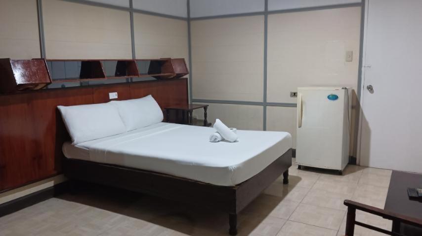 2 Hotel Saleh Анхелес Екстериор снимка