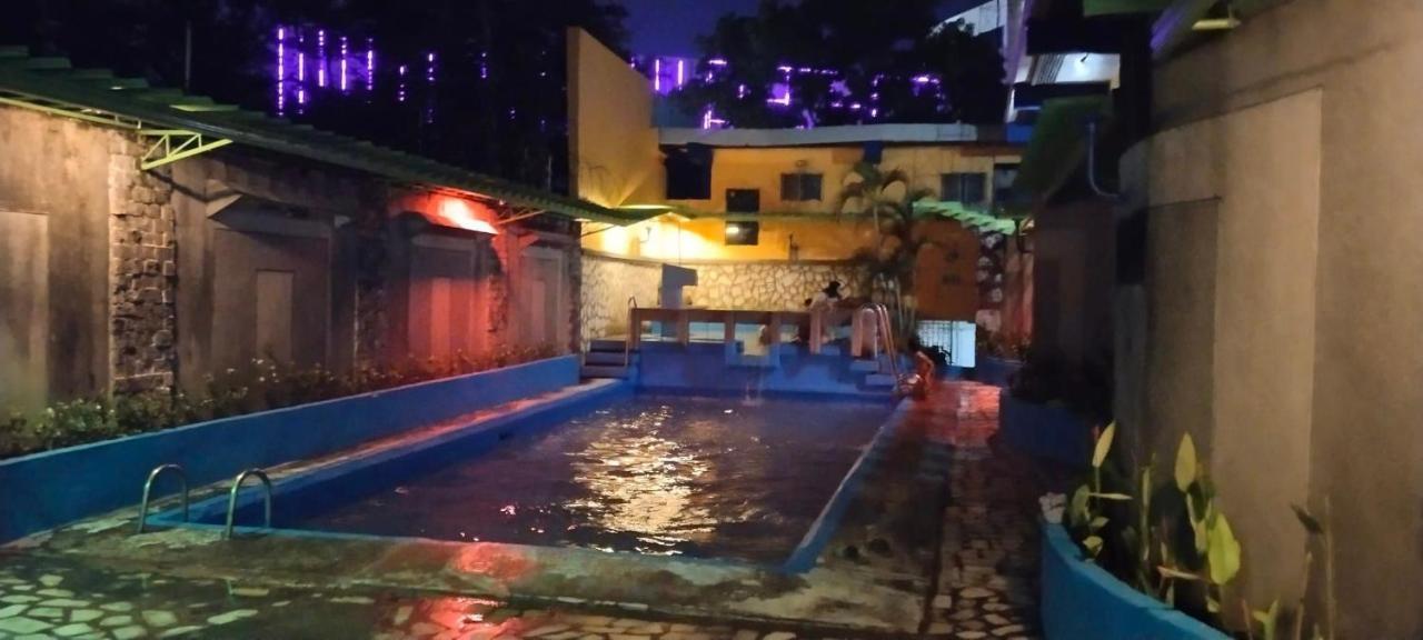 2 Hotel Saleh Анхелес Екстериор снимка