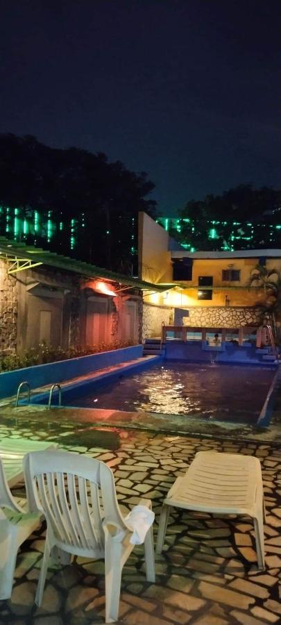 2 Hotel Saleh Анхелес Екстериор снимка