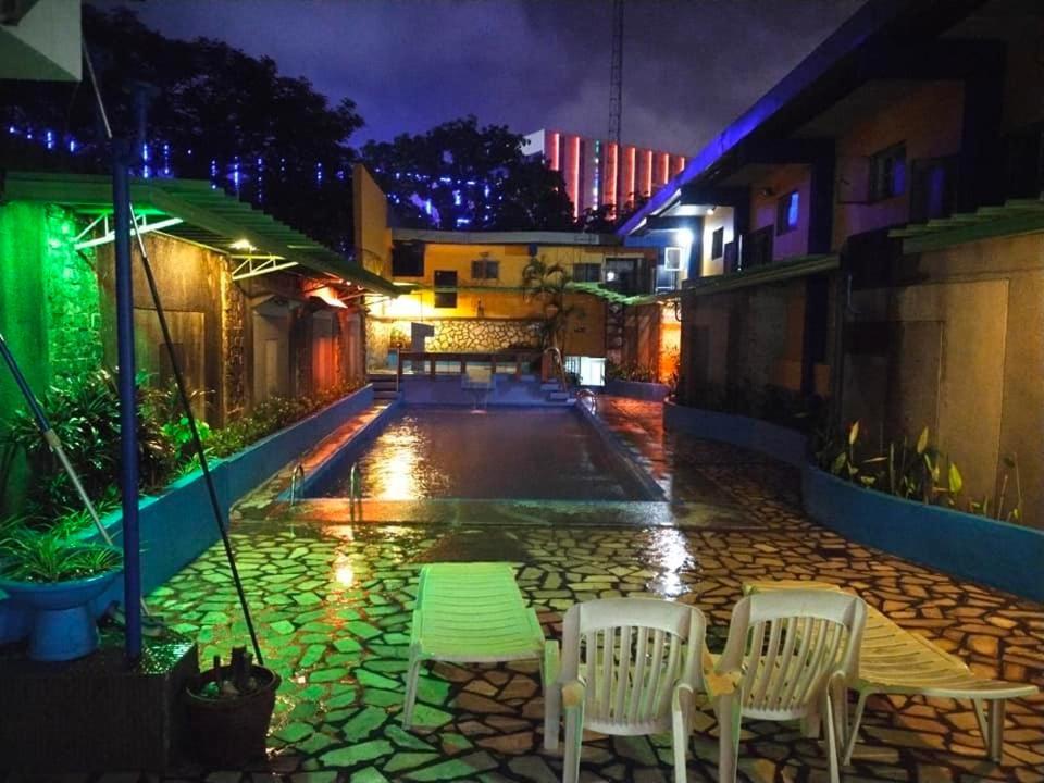 2 Hotel Saleh Анхелес Екстериор снимка