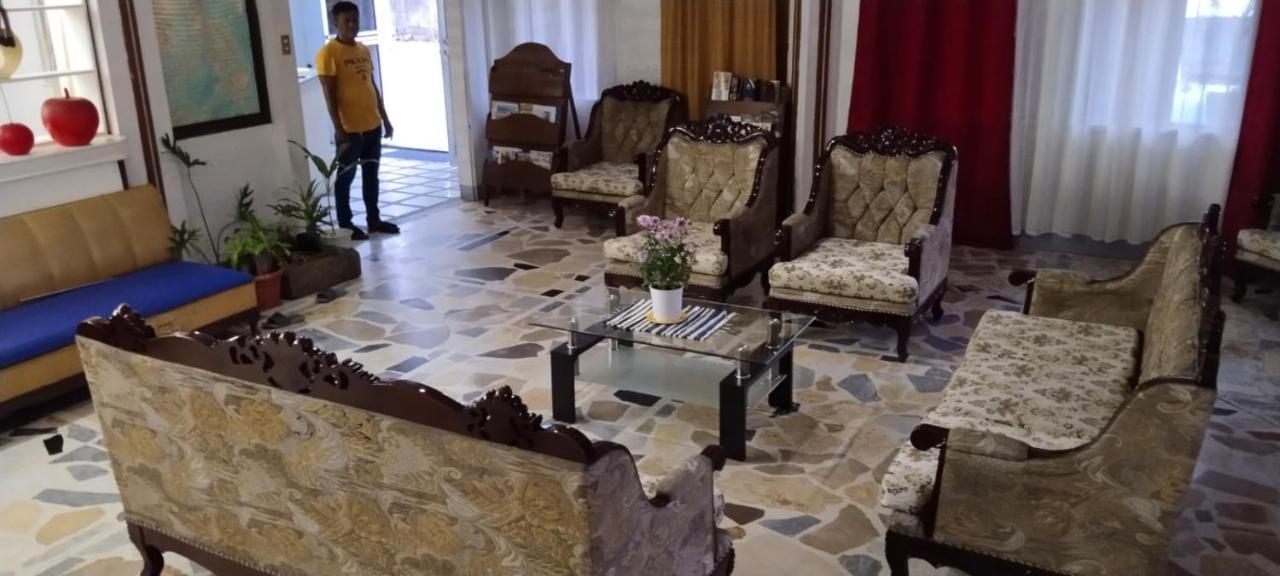 2 Hotel Saleh Анхелес Екстериор снимка
