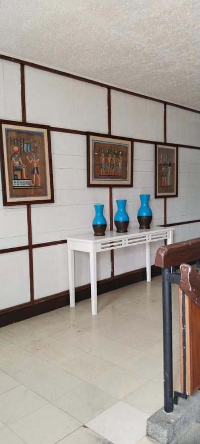 2 Hotel Saleh Анхелес Екстериор снимка